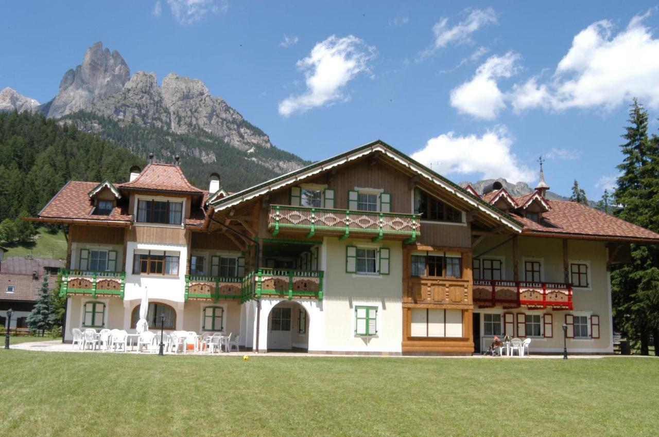 Residence Holiday Pozza di Fassa Exterior photo